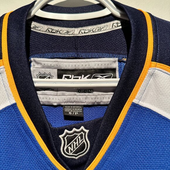 Vintage Reebok NHL Men's Small St. Louis Blues Hockey Players Jersey - Picture 3 of 6